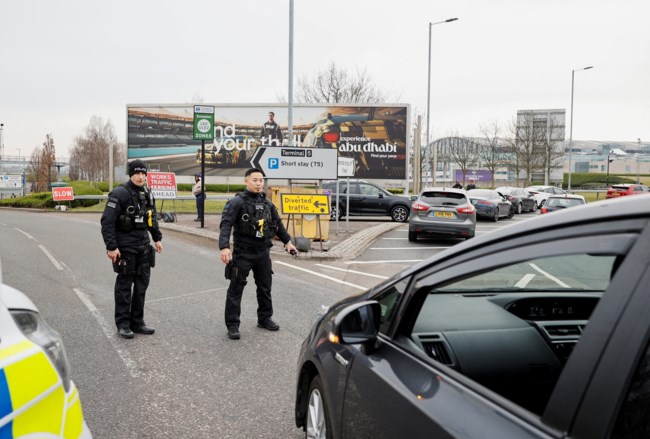 Η αντιτρομοκρατική ερευνά τη φωτιά στο αεροδρόμιο του Χίθροου- Κι αν είναι σαμποτάζ του Πούτιν;