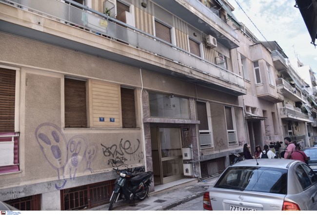 Άγιος Παντελεήμονας: 74χρονος πυροβόλησε ζευγάρι μπροστά στην κόρη τους - Νεκρός ο άνδρας, σοβαρά τραυματισμένη η σύζυγός του