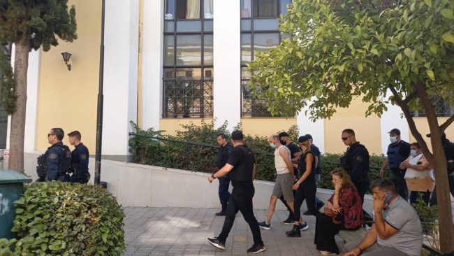 Βιασμός στα Πετράλωνα: Στον ανακριτή ο 35χρονος Βούλγαρος - Απολογείται για την κακοποίηση της 50χρονης καθαρίστριας [εικόνες]