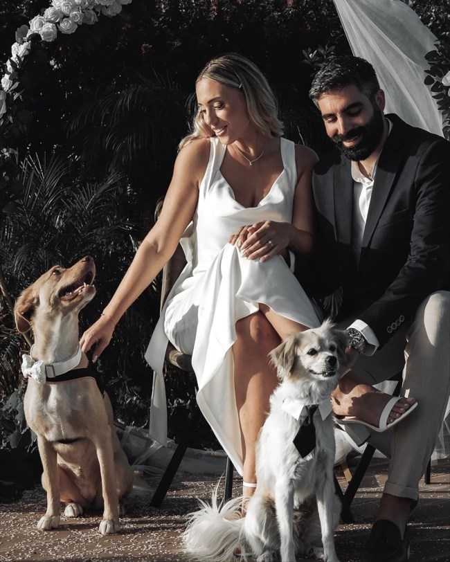 Άννα Κορακάκη: Εγκυος στο πρώτο της παιδί -  "Η οικογένειά μας μεγαλώνει…δυο ποδαράκια, τέσσερις πατούσες..."