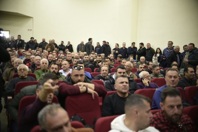 Αγροτες συσκεψη