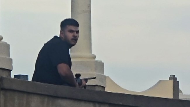 ΣΙΔΝΕΪ ΜΑΚΕΛΕΙΟ ΜΕ ΘΥΜΑΤΑ ΕΒΡΑΙΟΥΣ