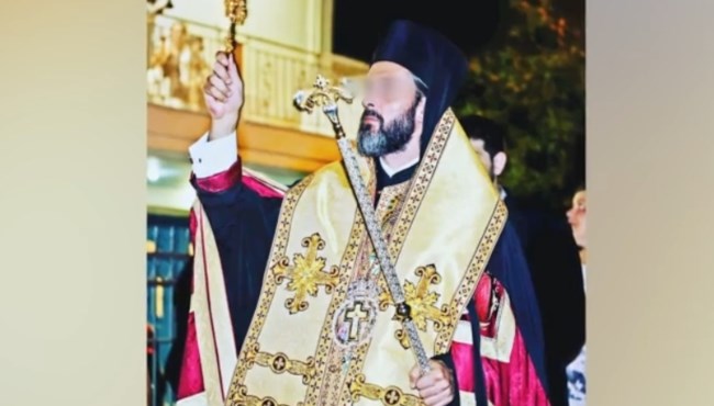 Ο influencer με τα ράσα και την κοκαΐνη προσπάθησε να διεισδύσει σε πολιτικούς και καλλιτεχνικούς κύκλους