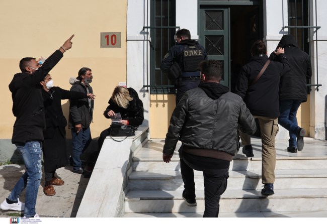 Θανάσιμος ξυλοδαρμός Ρομά στο Μενίδι: Δίωξη σε βαθμό κακουργήματος στον αστυνομικό
