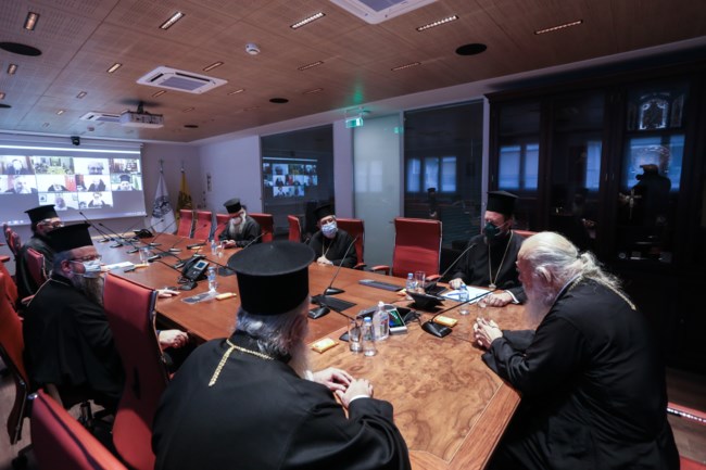 "Ιερές" διαφωνίες για τα νέα μέτρα στις εκκλησίες: "Δεν έχουμε πορτιέρηδες και σεκιουριτάδες", λένε Μητροπολίτες