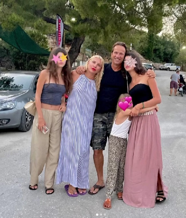 μενεγακη