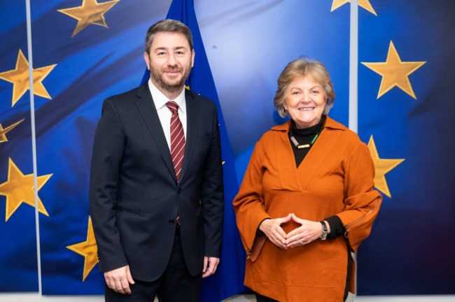 Ανδρουλάκης με την Επίτροπο Φερέιρα για Θεσσαλία, αναστολή golden visa και αυξημένο κόστος στέγασης