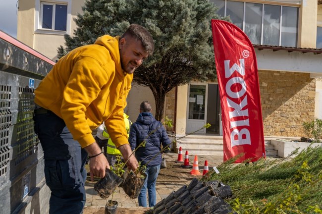 Το φυσικό μεταλλικό νερό Βίκος πραγματοποίησε ακόμα μία δενδροφύτευση - 1.000 δενδρύλλια στον δήμο Σιντικής