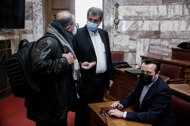 ΣΥΡΙΖΑ: Υπογραφές με "καρφιά" κατά Τσιπρα και Πολάκη - Ποιοι λένε όχι στην σκανδαλολογία τύπου Βαξεβάνη
