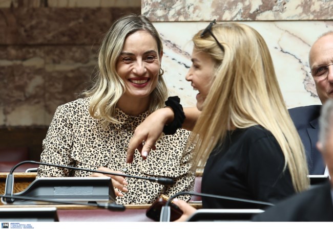 Πρώτη εμφάνιση της Ελεονώρας Μελέτη στη Βουλή- Κάνει εντατικά μαθήματα για το Ευρωκοινοβούλιο