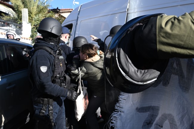 ΕΞΩΣΗ ΑΝΩ ΠΕΤΡΑΛΩΝΑ