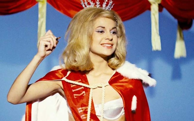 Η Χλόη Λιάσκου σε μία σπανιότατη δημόσια εμφάνιση στο Φεστιβάλ Θεσσαλονίκης - Παραμένει γοητευτική στα 79 της χρόνια