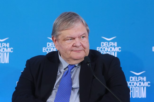 Πρώτη μεγάλη δημοσκόπηση ΔΙΑνέοσις: Φοβισμένη και διχασμένη η ελληνική κοινωνία