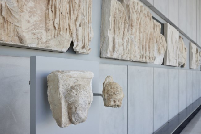 Guardian για τα Μάρμαρα του Παρθενώνα: "Σε προχωρημένο στάδιο οι συζητήσεις, συμφωνία επί της αρχής"