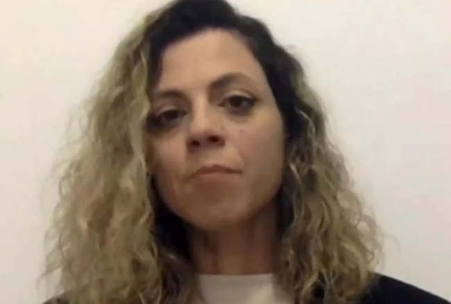 Τη βίασε καθηγητής πανεπιστημίου στα 19 της - Ζει με την εφιαλτική μνήμη επί 26 χρόνια [βίντεο]