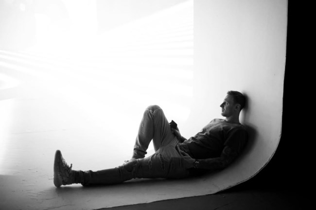 Όλα για μία γυναίκα: Τον χαρακτήρισαν προδότη, ο πατέρας του τού γύρισε την πλάτη και ο Γιάνις Τίμα έδωσε τη ζωή του "για την Άννα"