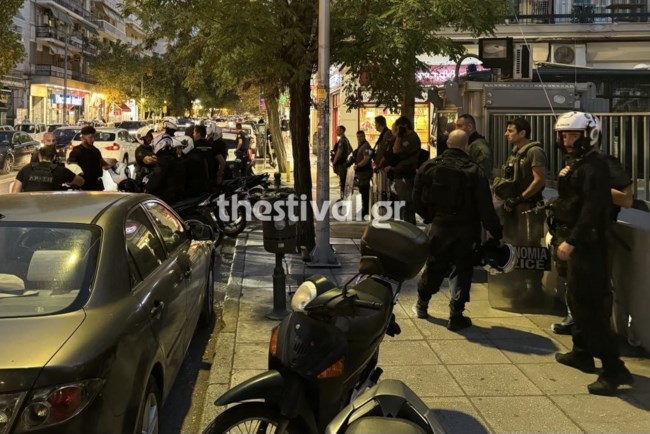 Θεσσαλονίκη: Επιχείρηση της ΕΛΑΣ στην κατάληψη "Libertatia" - 19 προσαγωγές [βίντεο]