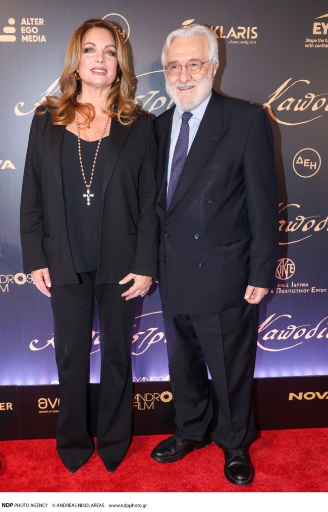 Άντζελα Γκερέκου: Κομψή στην πρεμιέρα της ταινίας "Καποδίστριας" - Το κόσμημα που μαγνήτισε τα βλέμματα