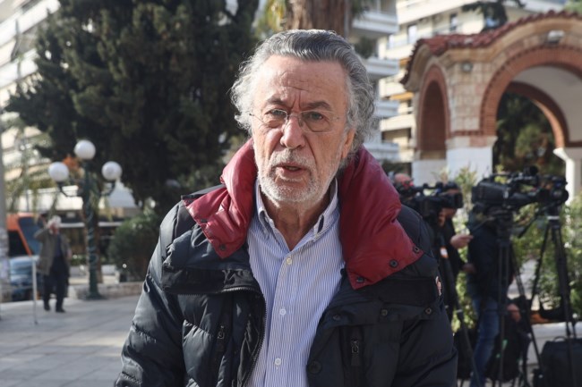 Το τελευταίο αντίο στον Κώστα Χαρδαβέλλα – "Ο πατέρας μου δεν θα ήθελε να είναι σήμερα ημέρα στενοχώριας" (Φωτό) Κηδεία Κώστα Χαρδαβέλλα