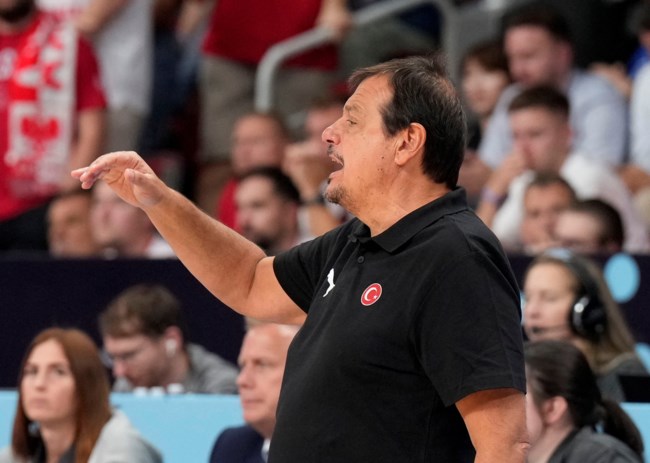 Αταμάν: "Έξυπνος ο Σπανούλης, είπε για τις βολές του Γιάννη, αλλά οι διαιτητές δεν σφυρίζουν τα επιθετικά φάουλ που κάνει"