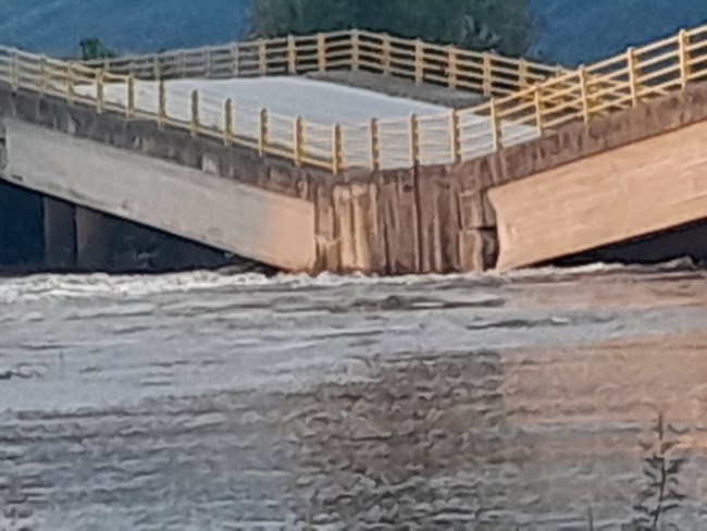 Κατέρρευσε η γέφυρα Παλαιοπύργου στην Αγιά Λάρισας [εικόνες]