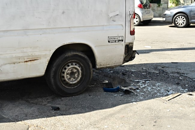 Εικόνες Φαρ Ουέστ στο Περιστέρι: Αναβάτης μηχανής πυροβόλησε οδηγό ΙΧ - Κινηματογραφική καταδίωξη ως το Χαϊδάρι