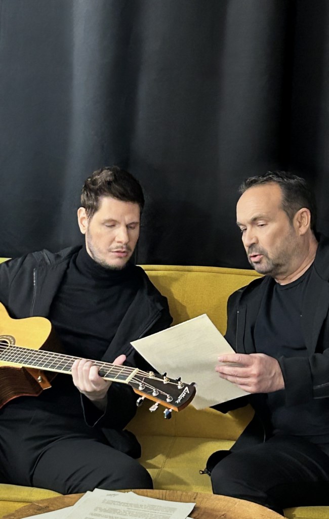 Λευτέρης Παπαδόπουλος: Υπογράφει τους στίχους του νέου άλμπουμ του Κώστα Μακεδόνα