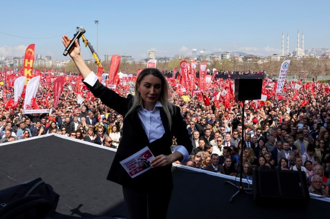 Νέο μήνυμα του φυλακισμένου Ιμάμογλου για τις διαδηλώσεις: Ποτέ μη χάνετε την ελπίδα, το έθνος θα κερδίσει