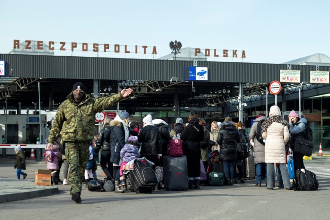 Πόλεμος στην Ουκρανία: Στήνουν οδοφράγματα μέσα στο Κίεβο - Οχυρώνονται οι υπερασπιστές της πόλης - Ο Πούτιν διέταξε προέλαση