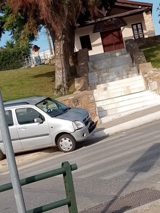 Τραγωδία στη Ραφήνα: Νεκρός ηλικιωμένος που παρασύρθηκε από... σταθμευμένο όχημα [Εικόνες - Βίντεο]