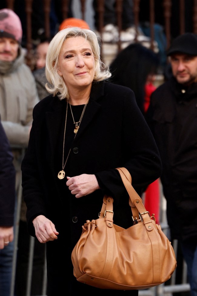 ΜΠΡΙΖΙΤ ΜΠΑΡΝΤΟ ΚΗΔΕΙΑ