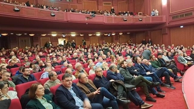 Ο Ντέμοκρατ του Στέφανου Παραστατίδη στη Θεσσαλονίκη: Πώς η πολιτική μπορεί να επιστρέψει