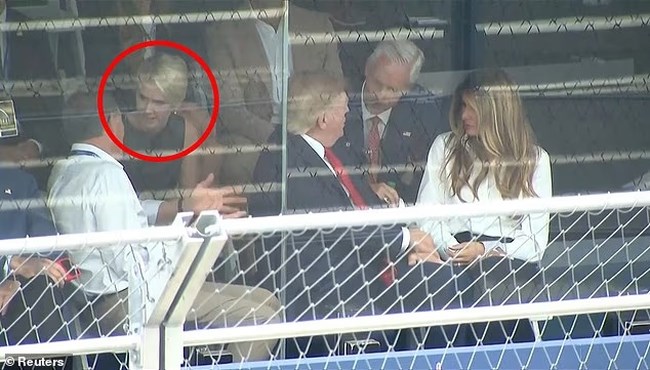 donald-melania-trump-entoni-syzitisi