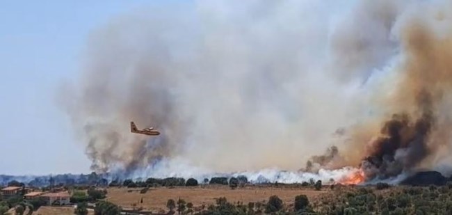 Φωτιά στην Κεφαλονιά: Συνεχείς αναζωπυρώσεις και νέες εστίες - Εκκενώθηκε το μοναστήρι του Αγίου Ανδρέα