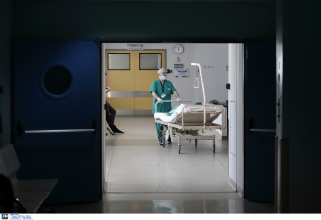 Απίστευτο: Πολιτικές κόντρες- με fake news- μεταξύ γιατρών, για τις κλίνες ΜΕΘ που λιγοστεύουν