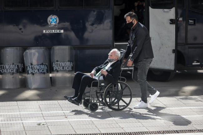 Φωτογραφίες: Με αναπηρικό καρεκλάκι ο Ακης Τσοχατζόπουλος στον Αρειο Πάγο