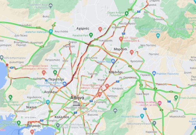 Μεγάλο μποτιλιάρισμα στους δρόμους - Στάση εργασίας των λεωφορείων και των τρόλεϊ