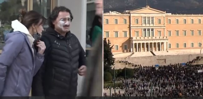 Συγκέντρωση για τα Τέμπη: Ο Βασίλης Χαραλαμπόπουλος κάλυψε το πρόσωπό του με σκεύασμα για να προστατευτεί από τα χημικά