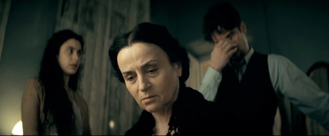 Ρεκόρ τηλεθέασης στο Ertflix- Σαρώνουν σε views οι μίνι σειρές "Η Μεγάλη Χίμαιρα" και "Αύριο"