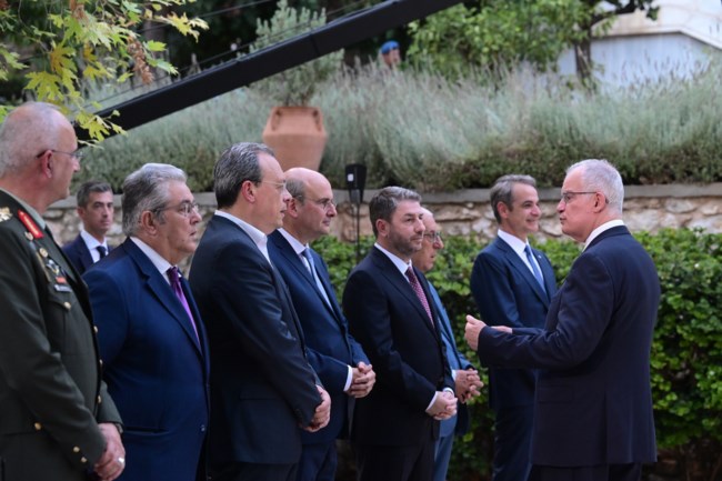 ΠΡΟΕΔΡΙΚΟ ΜΕΓΑΡΟ ΔΕΞΙΩΣΗ ΑΠΟΚΑΤΑΣΤΑΣΗ ΔΗΜΟΚΡΑΤΙΑΣ