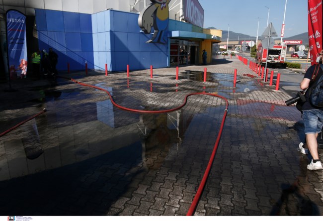 Φωτιά σε κατάστημα στη Θεσσαλονίκη