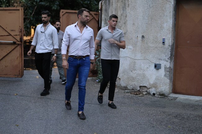 Στέφανος Κασσελάκης: "Χαλαρός" για παράσταση στο θέατρο με Τάιλερ, μετά την επεισοδιακή συνεδρίαση της ΚΕ του ΣΥΡΙΖΑ