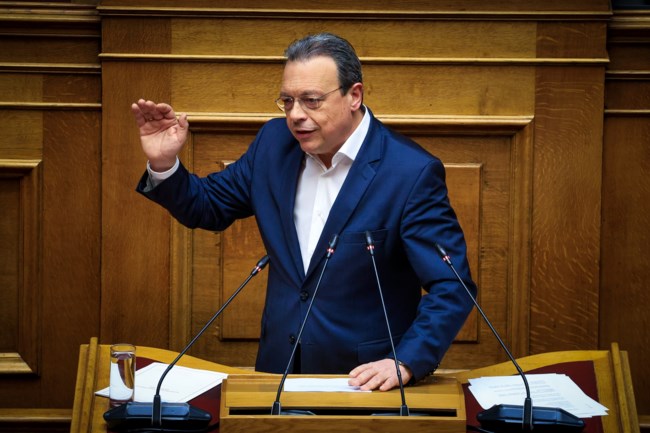 Βουλή - Φάμελλος: "Η κυβέρνηση πρέπει να λογοδοτήσει στην κοινωνία - Έξι χρόνια απαξιώνετε τον σιδηρόδρομο"