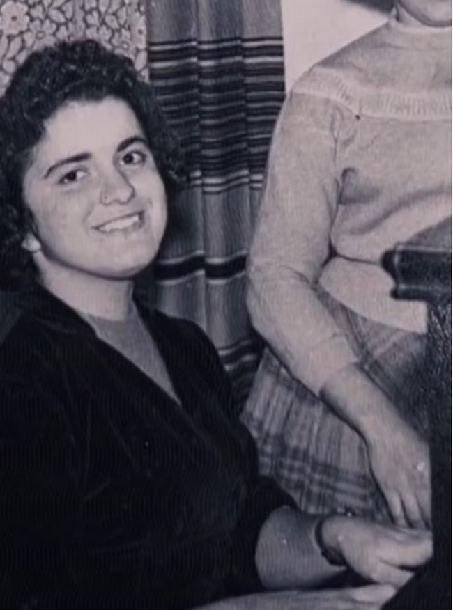 Καίτη Χρυσολωρά: Η μυστηριώδης ερμηνεύτρια του Μίμη Πλέσσα που έγινε μοναχή - Ίδρυσε μοναστήρι στις Σέρρες