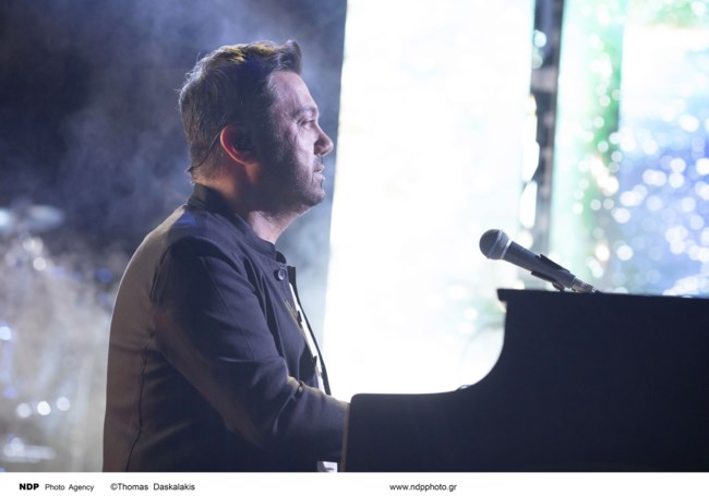 Γιώργος Θεοφάνους: Απαντά γιατί δεν πήγε ποτέ στο Ναύπλιο για τη συναυλία και το άναμμα του δέντρου