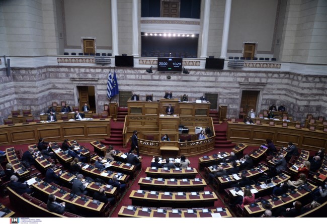 Λίστα Πέτσα και δημοσκοπήσεις: Μπούμερανγκ για τον ΣΥΡΙΖΑ η εξεταστική, λένε πηγές της ΝΔ - "Έπεσαν οι μάσκες"