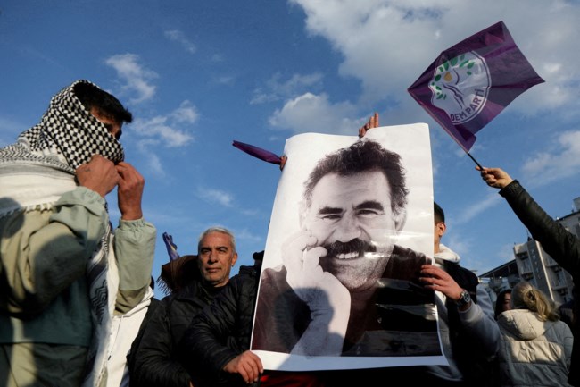 Τέλος εποχής για το PKK: Ανακοίνωσε την αυτοδιάλυσή του και το τέλος του ένοπλου αγώνα για τους Κούρδους
