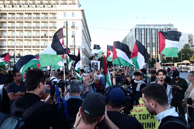 Συγκέντρωση υπέρ των Παλαιστινίων στο Σύνταγμα