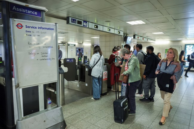 Βρετανία: Μπλακ άουτ παρέλυσε το μετρό του Λονδίνου -  Αναστάτωση και καθυστερήσεις στα δρομολόγια