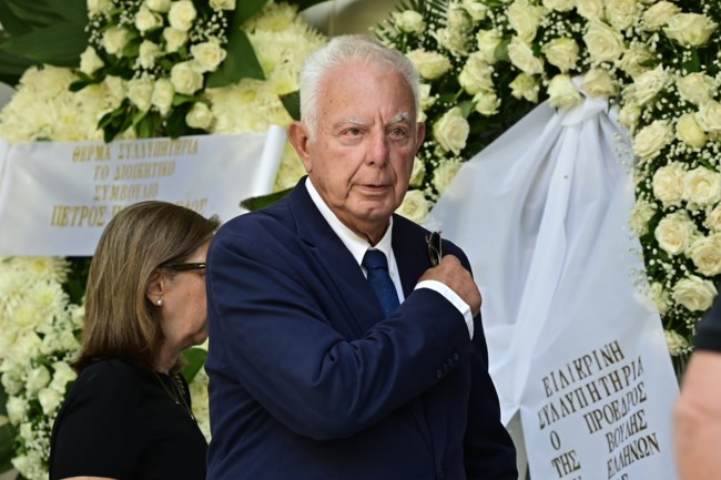 ΣΤΕΦΑΝΟΣ ΜΑΝΟΣ ΚΗΔΕΙΑ